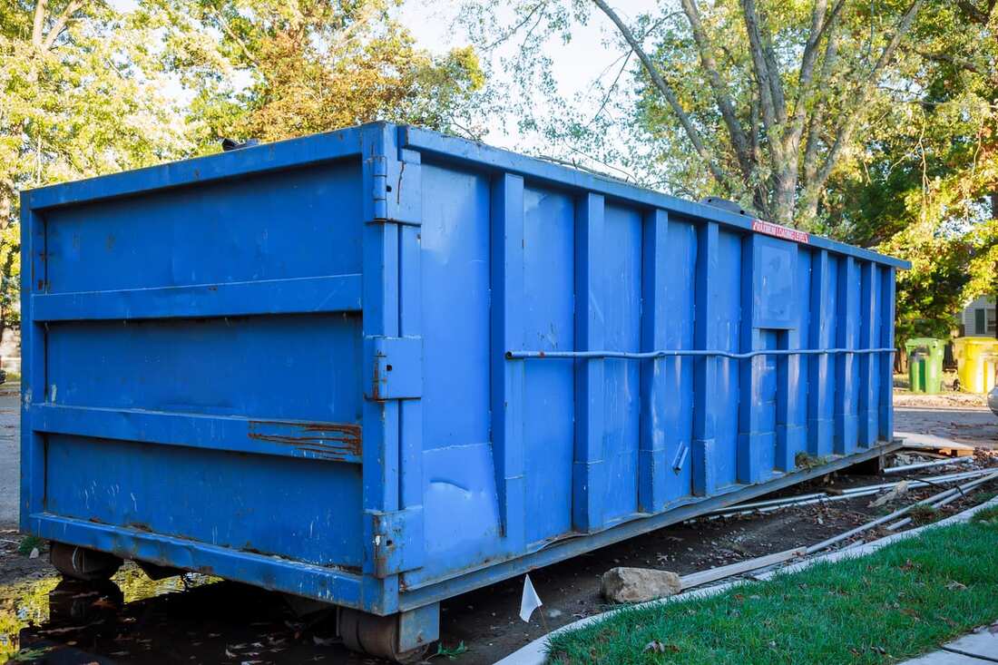 Picture of a large dumpster in Davie 